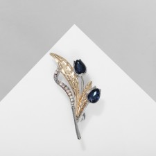 Brooch 
