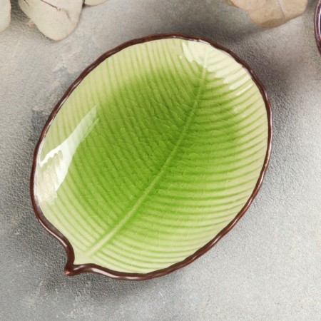 Ceramic "Leaf" dish, 13.5 × 10.5 cm, green color