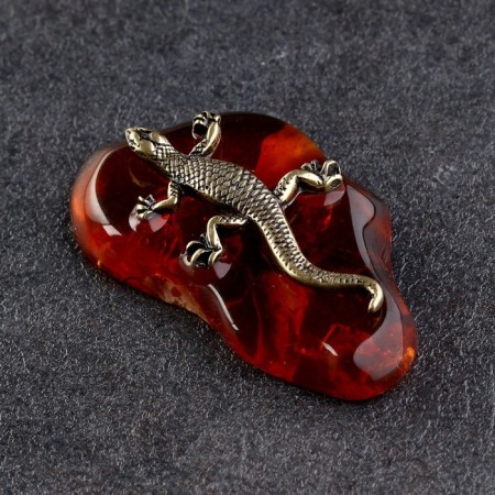 Souvenir "Lizard", brass, amber. 2.5x, 5x1 cm