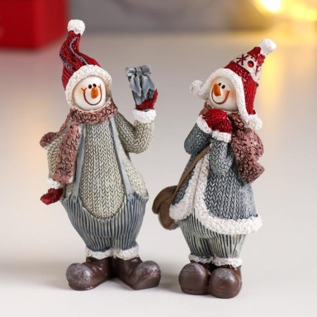 Polystone souvenir "Snowman in a knitted outfit and cap" MIX 9.3x4.3x2.5 cm