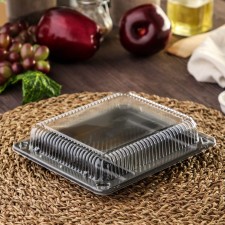 A plastic container with a lid is a disposable lid for sushi L-18, 18.4 × 16.2 × 3.8 cm, internal 16 × 13.7 × 3.6 cm, 770 ml, color black