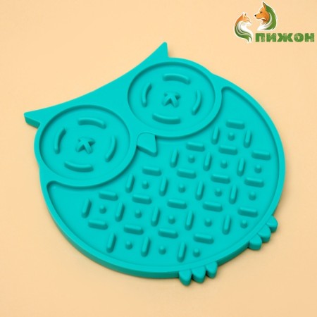 Rug for licking on suction cups 15 x 16 cm, green