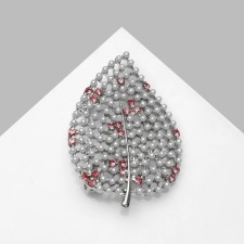 Brooch 