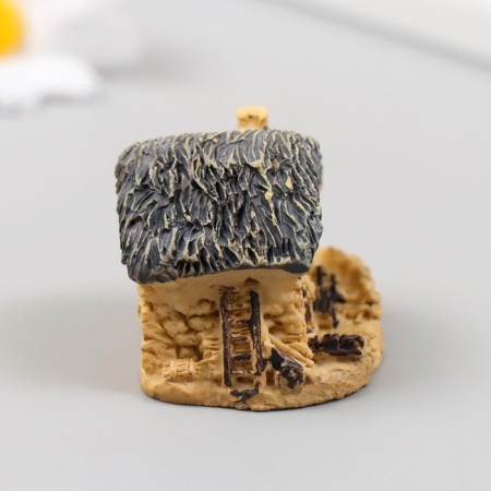 Figure for Florarium Polystone "House with a straw roof" mix 4x3.2x3.2 cm-2