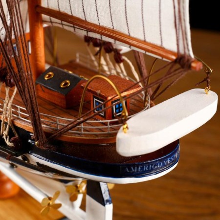 Ship with white bottom "Mortan"-6