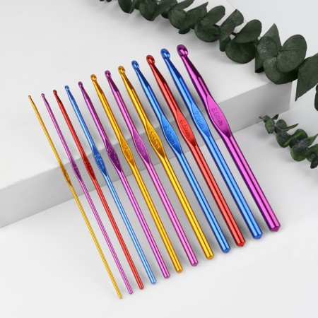 A set of hooks for knitting, d = 2-8 mm, 14.5 cm, 12 pcs, color colorful color