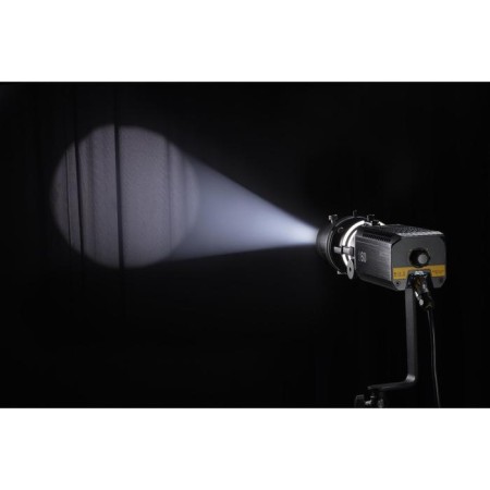 LED illuminator GODOX S60, focusing-14