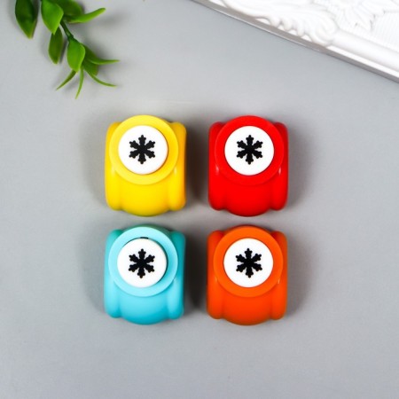 Figure hole "Snowflake" drawing 1 cm mix