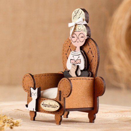 Игольница сувенир "Рукодельница", МДФ, Дуб-золото, 8,5х5х11,5 см-1