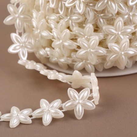 Pearls on threads, flat, “flowers”, 15 mm, 9 ± 1 m, white color-1