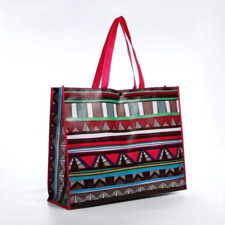 The bag is economic on the button, the color of raspberry/multi -colored