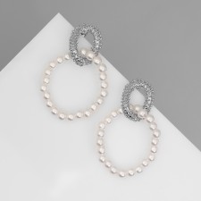 Earrings with pearls 