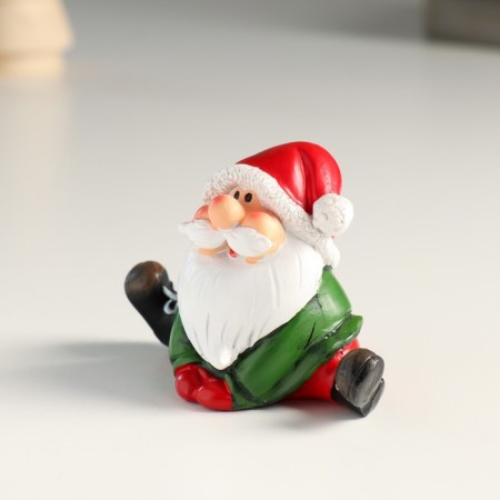 Suvenir Polystone "Santa Claus in a green caftan in a cap, a bearer" MIX 9x5x7.5 cm-4