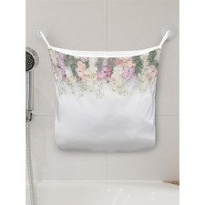 Organizer in a bath on suction cups 