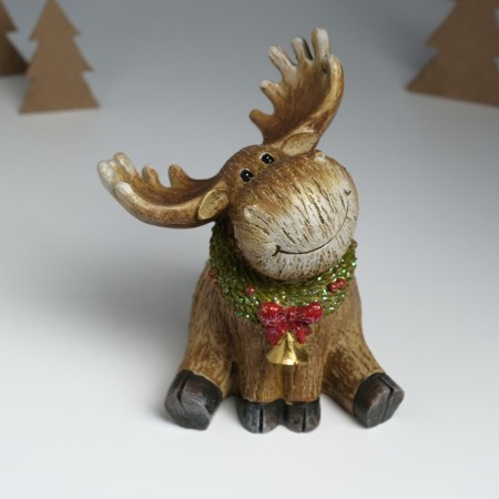 Souvenir Polystone "Losik Smile in a spruce wreath with a bow and bell" sits 13.5x11x16 cm 10325
