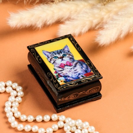 Casket "Kitten with a butterfly", 6x9 cm, lacquer miniature