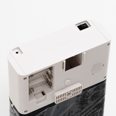 Smart auto feeder for animals, with an mount on a cage, with a voice recording function-5