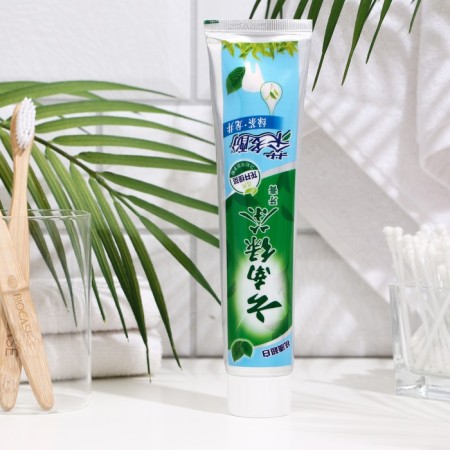 Toothpaste Chinese traditional, whitening, with green tea, 160 g-1