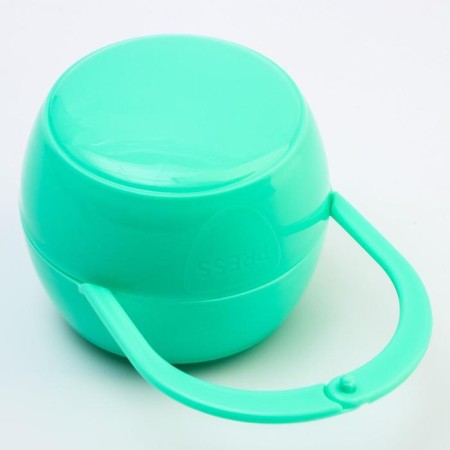 A container for storing and sterilizing children's nipples and dummy, green color-1