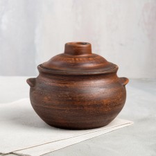 A baking pot with a lid 