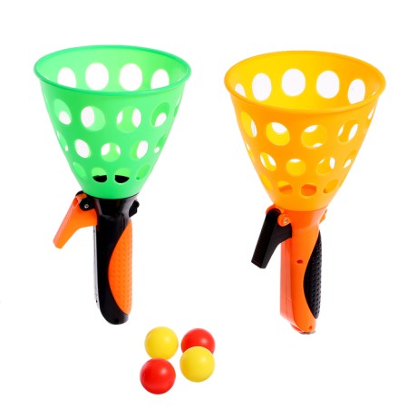 Game "Throw-Love", 2 cones, 4 balls