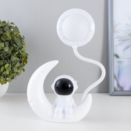 Table lamp "Astronaut on the Moon" LED 3W USB AKB 13x5x26 cm-4