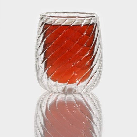 Glass glass with double walls Magistro "Whirlwind", 200 ml