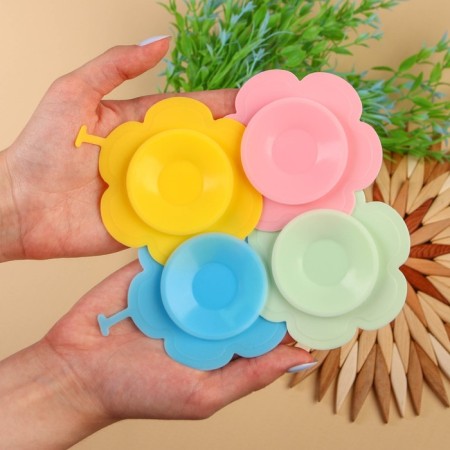 Silicone suction cup for plates, color mix
