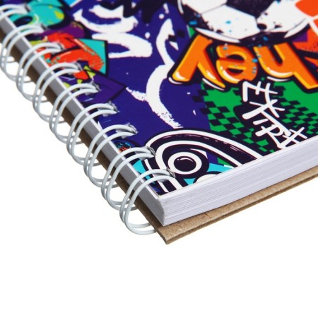 Sketchbook 190 x 190 mm, 60 sheets on the crest of Graffiti, cover coated cardboard, solid substrate, block 100 g/m²-2
