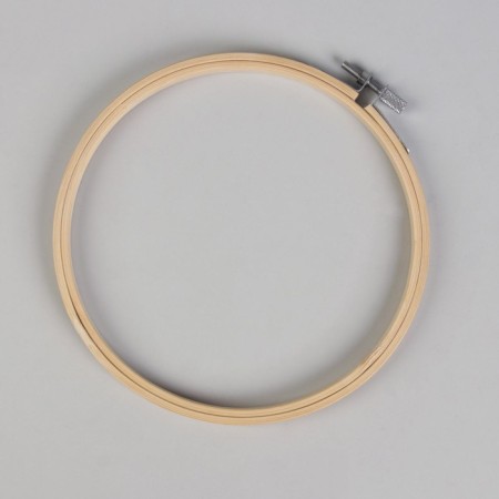 Embroidery hoops, d = 15.3 cm, color is light wood-1