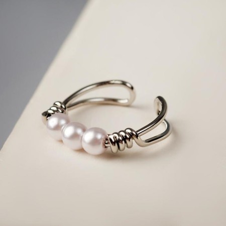 Earring "Kaff" Twisted Pearls, white color in silver-1
