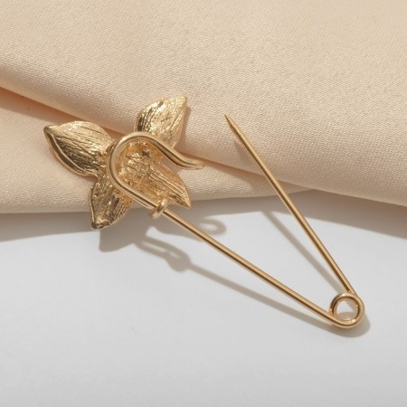Pin "Butterfly", 5 cm, white color in gold-3