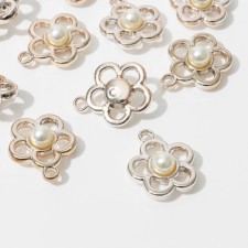 Pearl suspension flower 2.8 × 2.3 × 0.7 cm, (set 10 pcs.), The color is white in gold