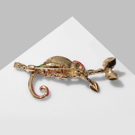 Ruptick brooch on a branch, colored in gold-1