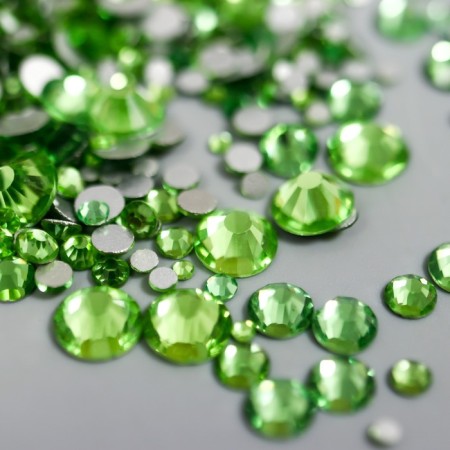 Decor for creativity Glass "Rhubates truncated cone. Light green" d = 1.5-6.5mm nr 1000 pcs 74595-1