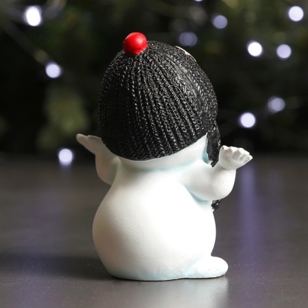 New Year's figure "Snowman-Pingvin" 6x9x11cm-2