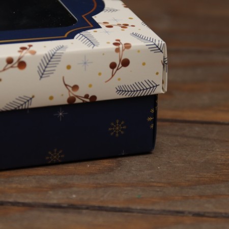 The box is folding, the lid is, with the window "Happy New Year" 16.5 x 12.5 x 5.2 cm-2