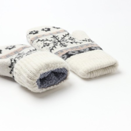 Women's mittens "snowflake" Color white, size 20-2