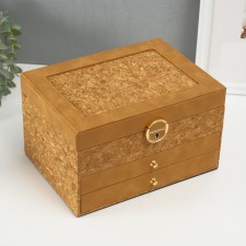 Casket to the leatherette for jewelry 
