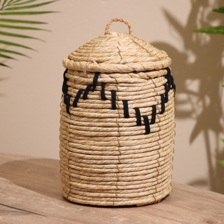 A set of wicker baskets with a lid, 27x24x24/22x18x18 cm-5