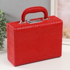 Casket to the leatherette for jewelry 