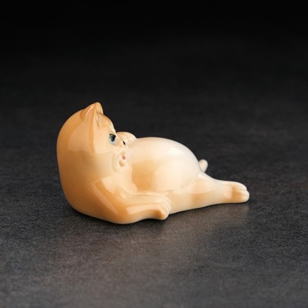 Souvenir "Lazy cat" 4x4x7 cm, porcelain color mix-1