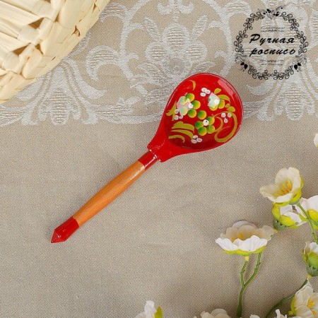 A spoon of wooden "rubella", a half -bacon, a red background-5