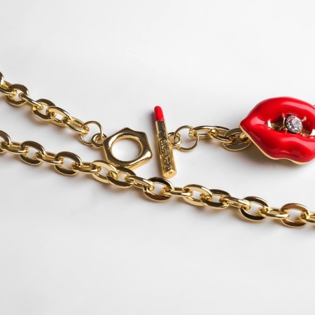 Piece "chain" lips and match, red color in gold, 45 cm-2