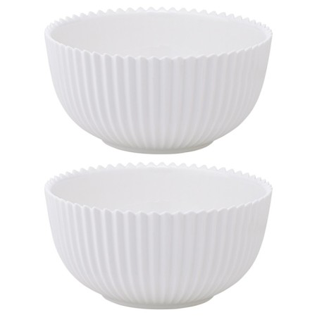 A set of two white saladates from the Edge collection, 650 ml