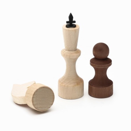 Wooden chess everyday 29.8 x 29.8 cm, King H-7.2 cm, Pig H-4.5 cm-1