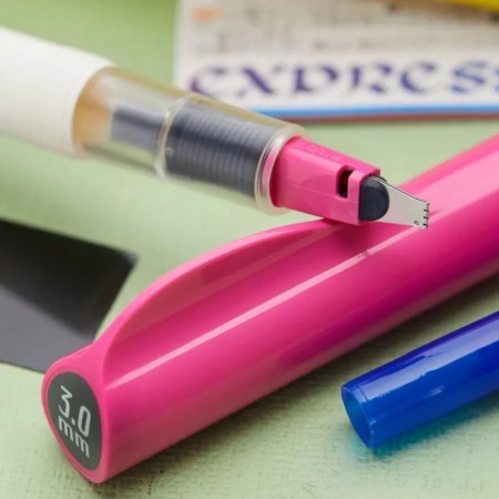 Feature handle for calligraphy Pilot Parallel Pen, 3.0 mm, (IC-P3 cartridge), a set in a case-9