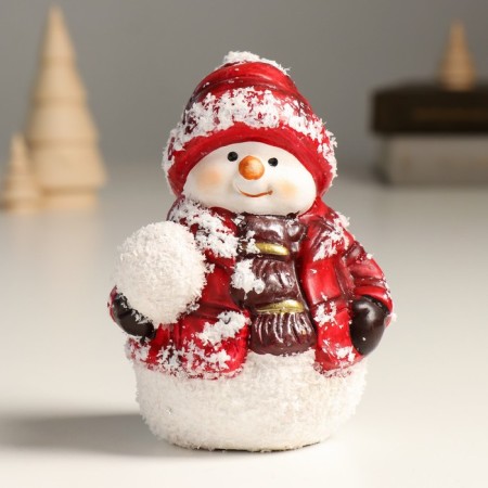 Souvenir Ceramics "Snowman in a red down jacket, with a snowball" Sprinking 10x8.5x12 cm