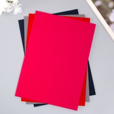 A set of hard felt 