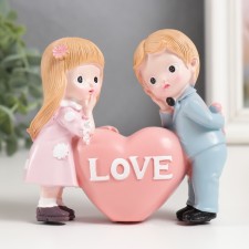 Сувенир полистоун "Малыши с сердечком" 3,5х10,5х9,5 см